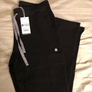 Figs Black Yola Skinny scrub pants